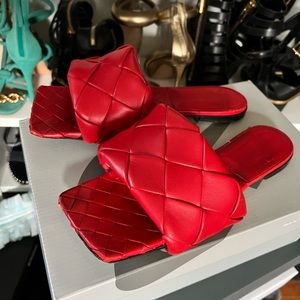 🛑SOLD🛑 Bottega Veneta Lido Flats Red 40.5